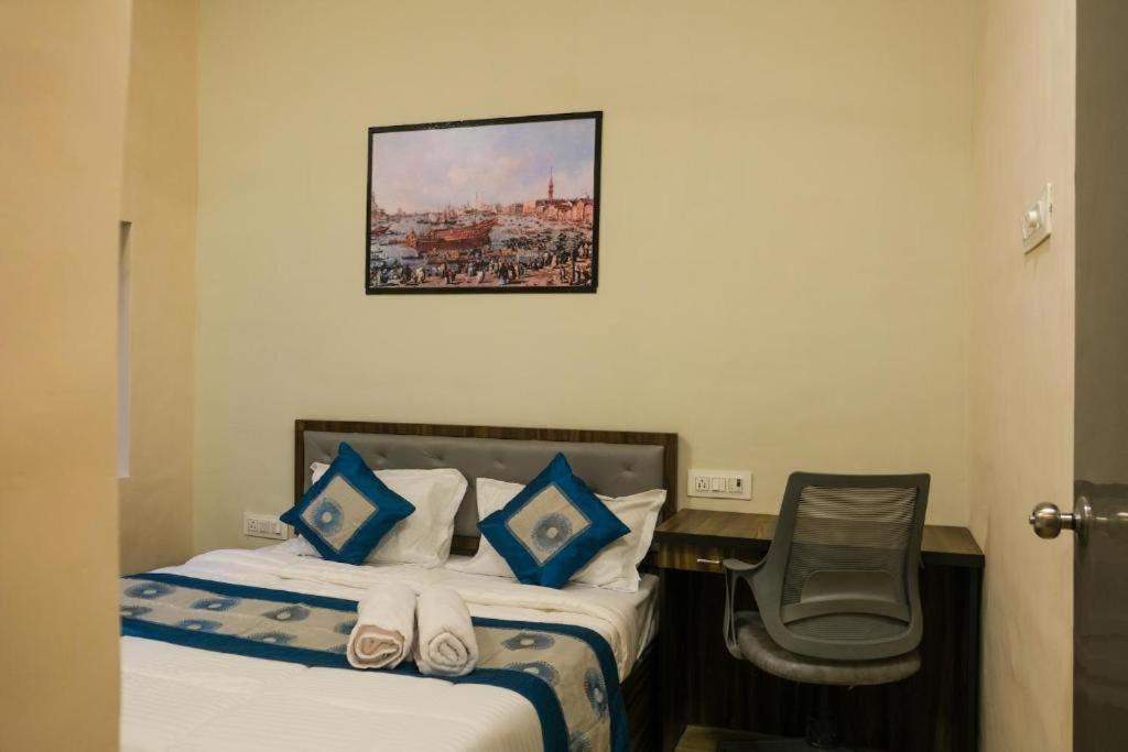 Hotel Vrc Мумбай Екстериор снимка