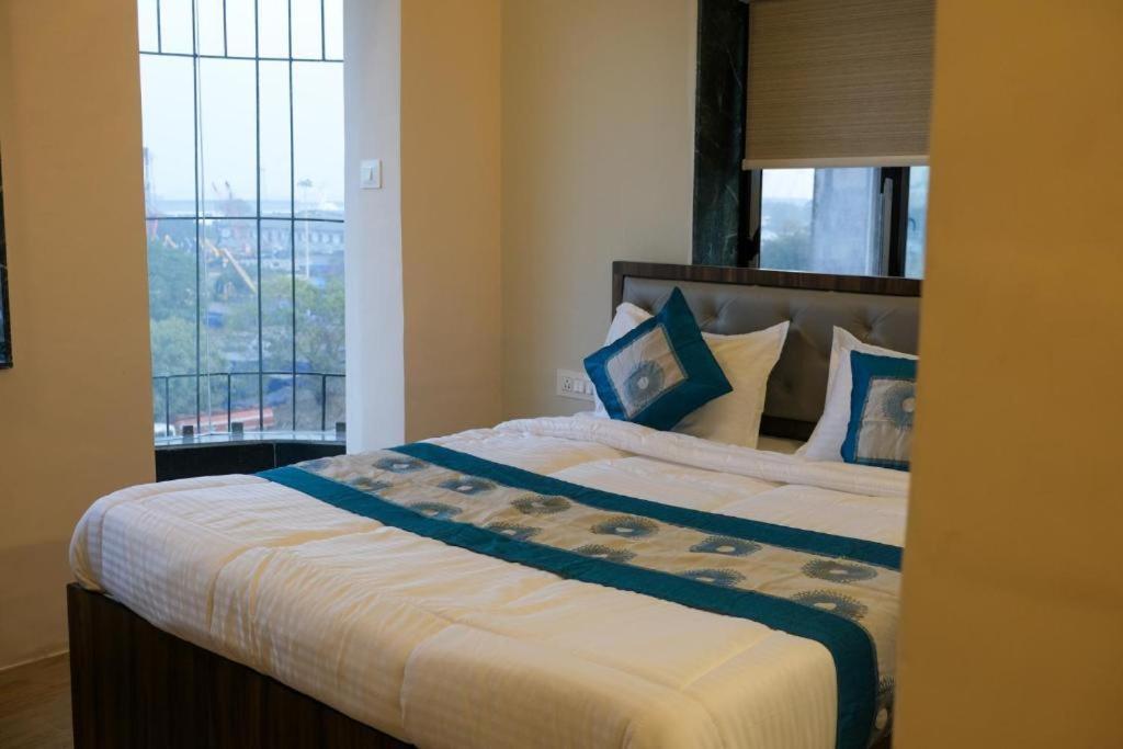 Hotel Vrc Мумбай Екстериор снимка