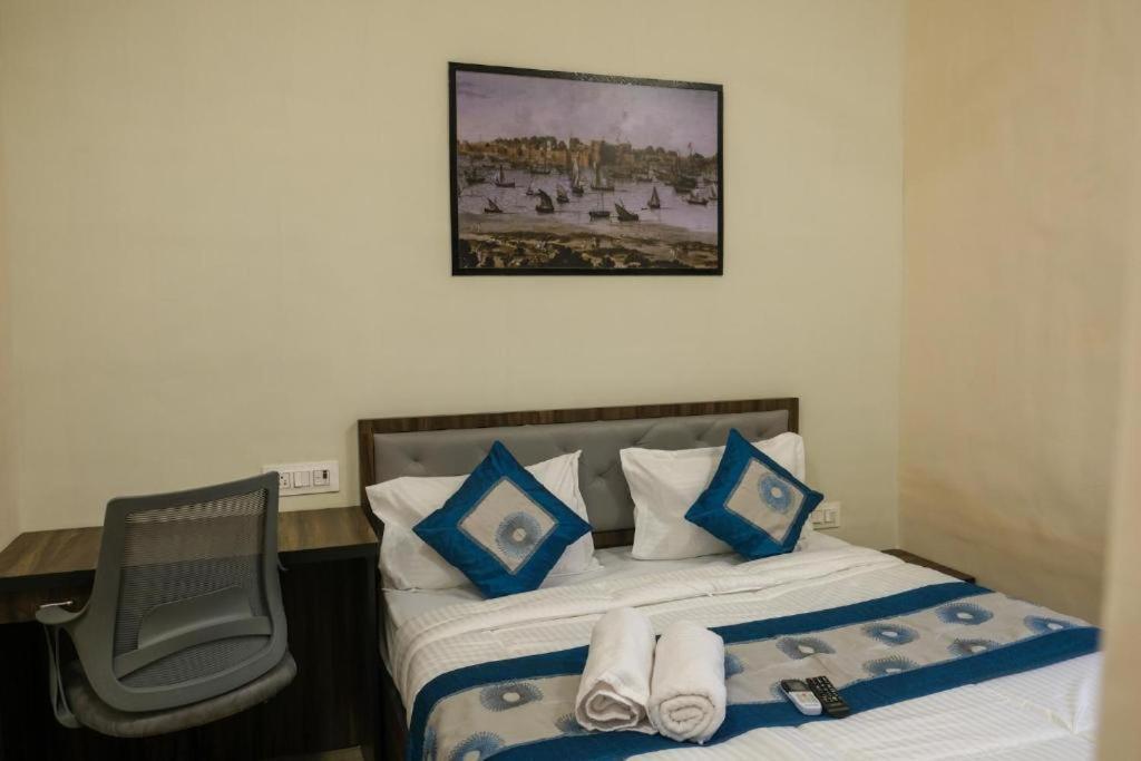 Hotel Vrc Мумбай Екстериор снимка